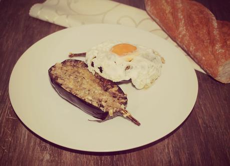 BERENGENAS ASADAS CON CUMBRE DE HUEVO BERENGENAS ASADAS CON CUMBRE DE HUEVO