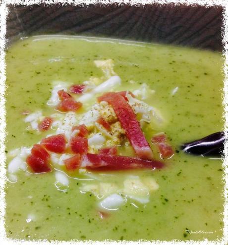 Crema de calabacín con picadito de huevo y jamón Crema de calabacín con picadillo de huevo y jamón 1