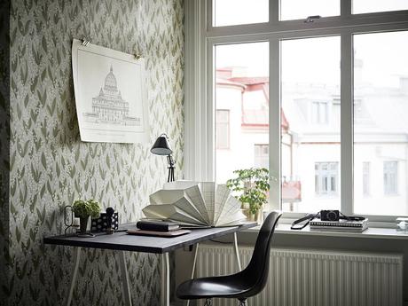 UNA VIVIENDA DE TECHOS ALTOS Y ESTILO ECLÉCTICO UNA VIVIENDA DE TECHOS ALTOS Y ESTILO ECLÉCTICO