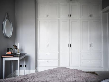 UNA VIVIENDA DE TECHOS ALTOS Y ESTILO ECLÉCTICO UNA VIVIENDA DE TECHOS ALTOS Y ESTILO ECLÉCTICO