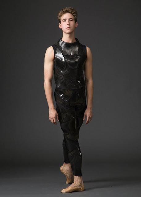 Iris Van Herpen diseño vanguardista para la danza Iris Van Herpen diseño vanguardista para la danza