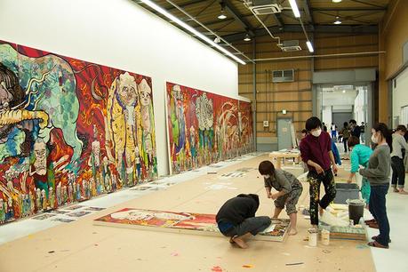 Takashi Murakami: 100 metros de arte pop Production-view-The-500-Arhats.-Photo-by-Aminaka-Kenta-865x577