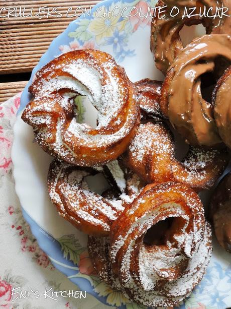 Crullers con chocolate y azucar y ¿como preparar pasta choux? Crullers con chocolate y azucar y ¿como preparar pasta choux?