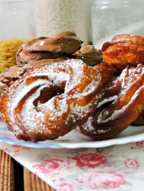 Crullers con chocolate y azucar y ¿como preparar pasta choux? Crullers con chocolate y azucar y ¿como preparar pasta choux?