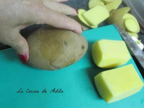 Patatas  soufflés, rellenas de alioli