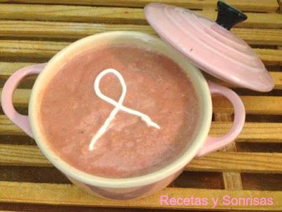 CREMA DE REMOLACHA CON PUERRO Y MANZANA CREMA DE REMOLACHA CON PUERRO Y MANZANA