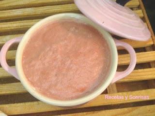 CREMA DE REMOLACHA CON PUERRO Y MANZANA CREMA DE REMOLACHA CON PUERRO Y MANZANA