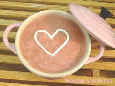 CREMA DE REMOLACHA CON PUERRO Y MANZANA CREMA DE REMOLACHA CON PUERRO Y MANZANA