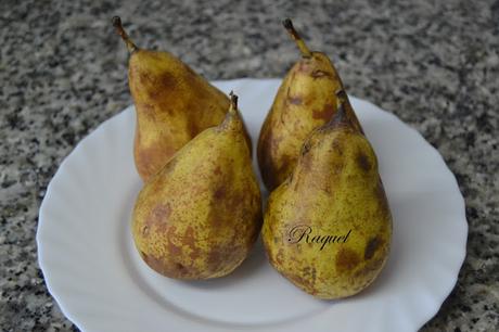 Peras cocidas con Canela y Limón