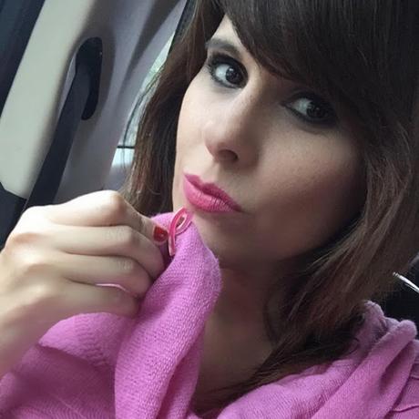 Como se hace un auto examen de mama cancer de mama, auto examen, blogger, lazo rosa , estee lauder