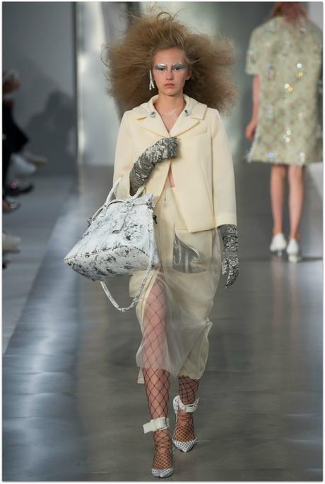 http://www.vogue.com/fashion-shows/spring-2016-ready-to-wear/maison-martin-margiela/slideshow/collection#6