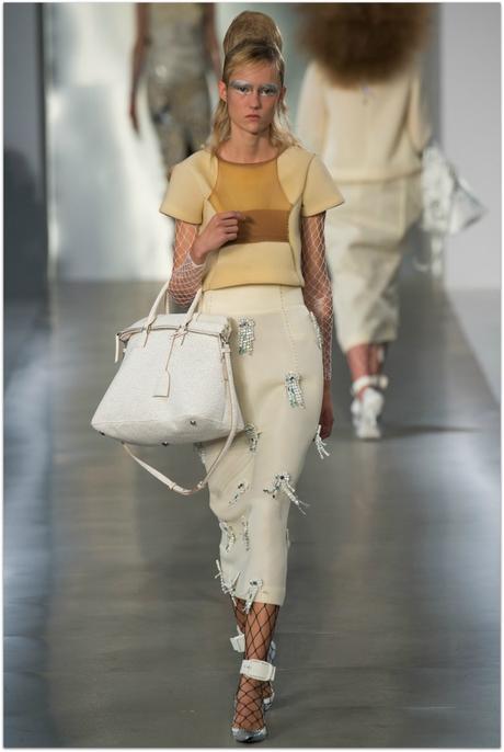 http://www.vogue.com/fashion-shows/spring-2016-ready-to-wear/maison-martin-margiela/slideshow/collection#8
