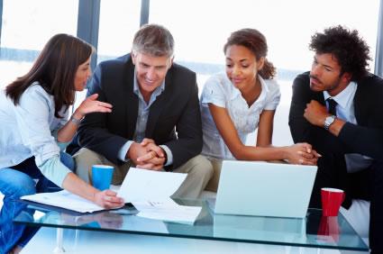 Cómo mejorar la asistencia y compromiso de sus empleados compromiso de los empleados