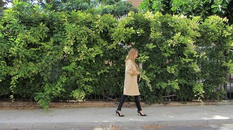 MIÉRCOLES CON ESTILO: Cross Flap Coat by Guillermina Ferrer MIÉRCOLES CON ESTILO: Cross Flap Coat by Guillermina Ferrer