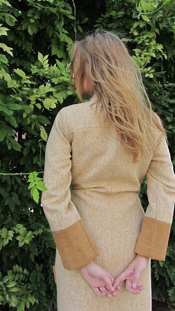 MIÉRCOLES CON ESTILO: Cross Flap Coat by Guillermina Ferrer MIÉRCOLES CON ESTILO: Cross Flap Coat by Guillermina Ferrer