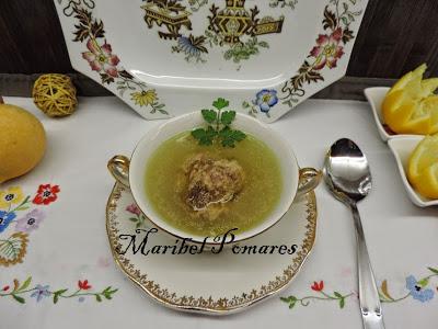 Caldo con pelotas. Caldo con pelotas.