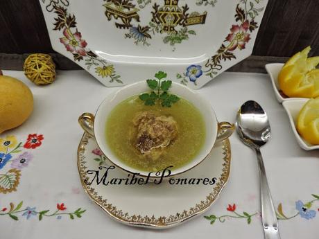 Caldo con pelotas. Caldo con pelotas.