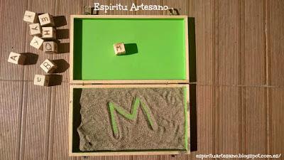 La caja sensorial de las letras de Gael La caja sensorial de las letras de Gael