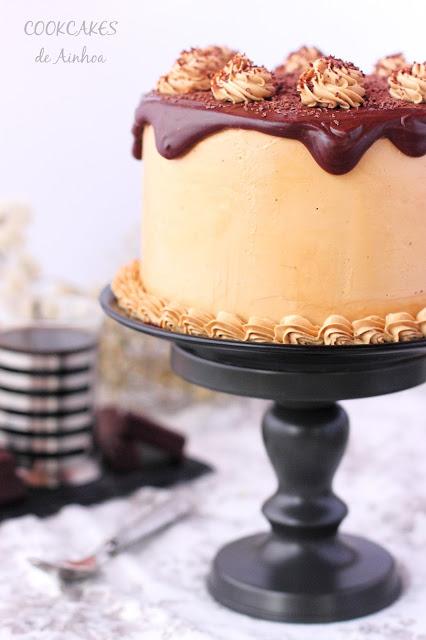 LAYER CAKE DE CHOCOLATE, CAFÉ Y BAILEYS