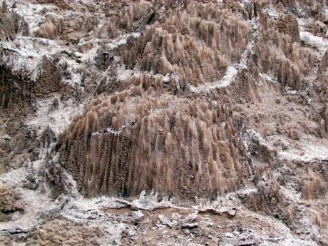 Escuchando la sal. Valle de la luna. Atacama. Chile Escuchando la sal. Valle de la luna. Atacama. Chile