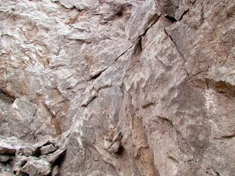 Escuchando la sal. Valle de la luna. Atacama. Chile Escuchando la sal. Valle de la luna. Atacama. Chile