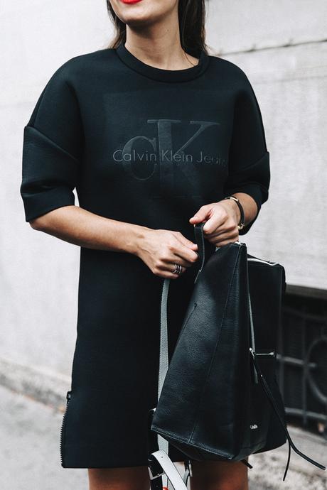 Neoprene_Dress-Calvin_Klein-Black-Backpack-Mary_Janes_Shoes-Topshop-Bandana-RayBan_Rounded_Sunnies-Outfit-Street_Style-MFW-Milan_Fashion_Week-12