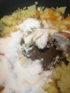 CONTRAMUSLITOS SABROSOS CON CHUTNEY DE PIÑA Y OREJONES CONTRAMUSLITOS SABROSOS CON CHUTNEY DE PIÑA Y OREJONES