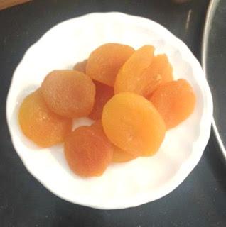 CONTRAMUSLITOS SABROSOS CON CHUTNEY DE PIÑA Y OREJONES CONTRAMUSLITOS SABROSOS CON CHUTNEY DE PIÑA Y OREJONES