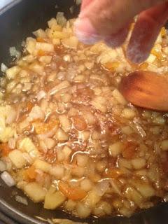 CONTRAMUSLITOS SABROSOS CON CHUTNEY DE PIÑA Y OREJONES CONTRAMUSLITOS SABROSOS CON CHUTNEY DE PIÑA Y OREJONES