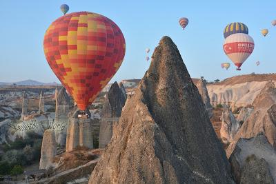 VUELO EN GLOBO EN LA CAPADOCIA VUELO EN GLOBO EN LA CAPADOCIA