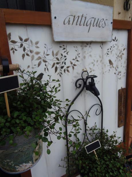 con un cuadro.. con un cuadro..