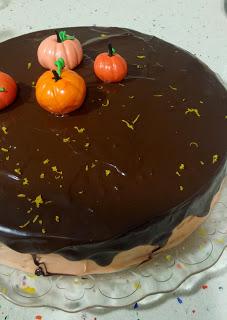 PASTEL DE CALABAZA CON ESPECIAS Y COBERTURA DE CHOCOLATE (divertido)