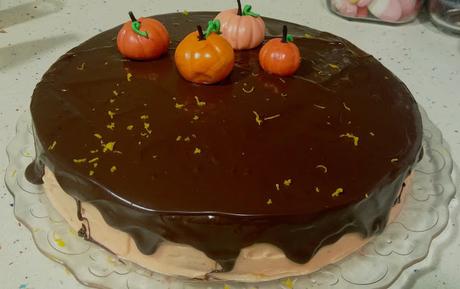 PASTEL DE CALABAZA CON ESPECIAS Y COBERTURA DE CHOCOLATE (divertido)