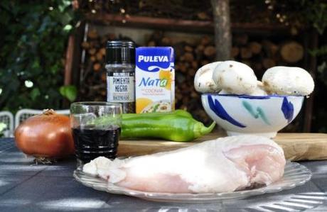 Brocheta de pollo y verduras con salsa de champiñones (#elAsaltablogs) brochetas-de-pollo-con-salsa-de-champiñones-