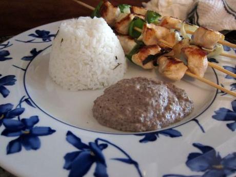 Brocheta de pollo y verduras con salsa de champiñones (#elAsaltablogs) brochetas-de-pollo-con-salsa-de-champiñones-