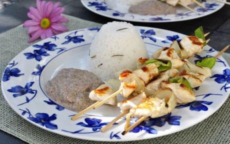 Brocheta de pollo y verduras con salsa de champiñones (#elAsaltablogs) brochetas-de-pollo-con-salsa-de-champiñones-