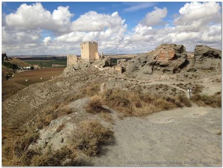 Vista del castillo desde el poblado