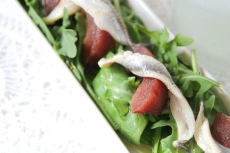 receta:: ensalada con peras al vino y boquerones