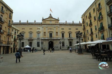 Descubriendo la ciudad romana de Tarraco Plaça de la Font