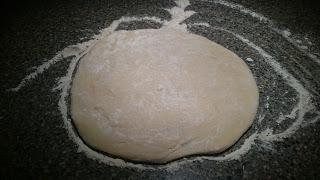 PIZZA CASERA A LA SARTÉN (Margarita / Jamón y Champiñones) PIZZA CASERA A LA SARTÉN (Margarita / Jamón y Champiñones)