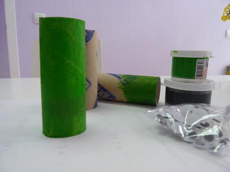 DIY: Frankenstein con rollos de papel. DIY: Frankenstein con rollos de papel.