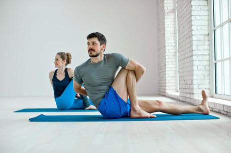 Consejos de estiramientos Estirar hasta que sienta una leve molestia Consejos de estiramientos Estirar hasta que sienta una leve molestia