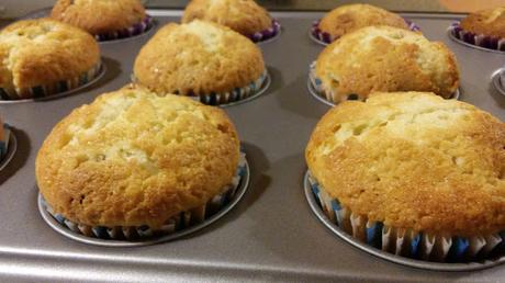 Muffins con mermelada de arándanos y arándanos dentro