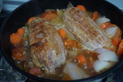 Pollo relleno con salsa de zanahorias Pollo relleno con salsa de zanahorias