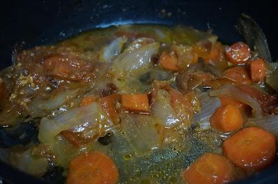 Pollo relleno con salsa de zanahorias Pollo relleno con salsa de zanahorias