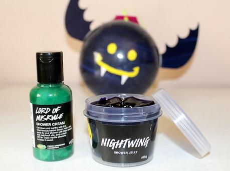 Colección especial Halloween de Lush Pack de regalo Bat Heebie Jeebie, al desmontar la bola para sacar los productos le di la vuelta a las alas del murciélago :D