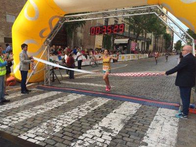 “Carolina Robles, ganadora de las cinco Carreras Populares del Circuito 10k del IMD” CSJv1YIWsAAXGwo