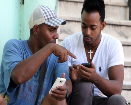 Informe sobre libre internet coloca a Cuba entre los 5 peores del mundo wi-fi-wifi-celular-internet-cuba