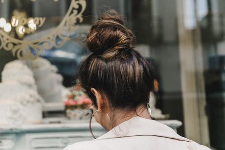 Long_Blazer-Off_The_Shoulders_Knit-Jeans-Chanel_Escarpins_Shoes-Chanel_Bag-Hoop_Earring-Outfit-Street_Style-Topknot-69