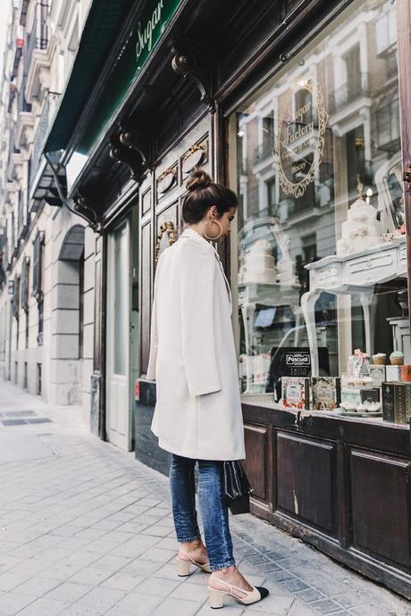 Long_Blazer-Off_The_Shoulders_Knit-Jeans-Chanel_Escarpins_Shoes-Chanel_Bag-Hoop_Earring-Outfit-Street_Style-Topknot-8